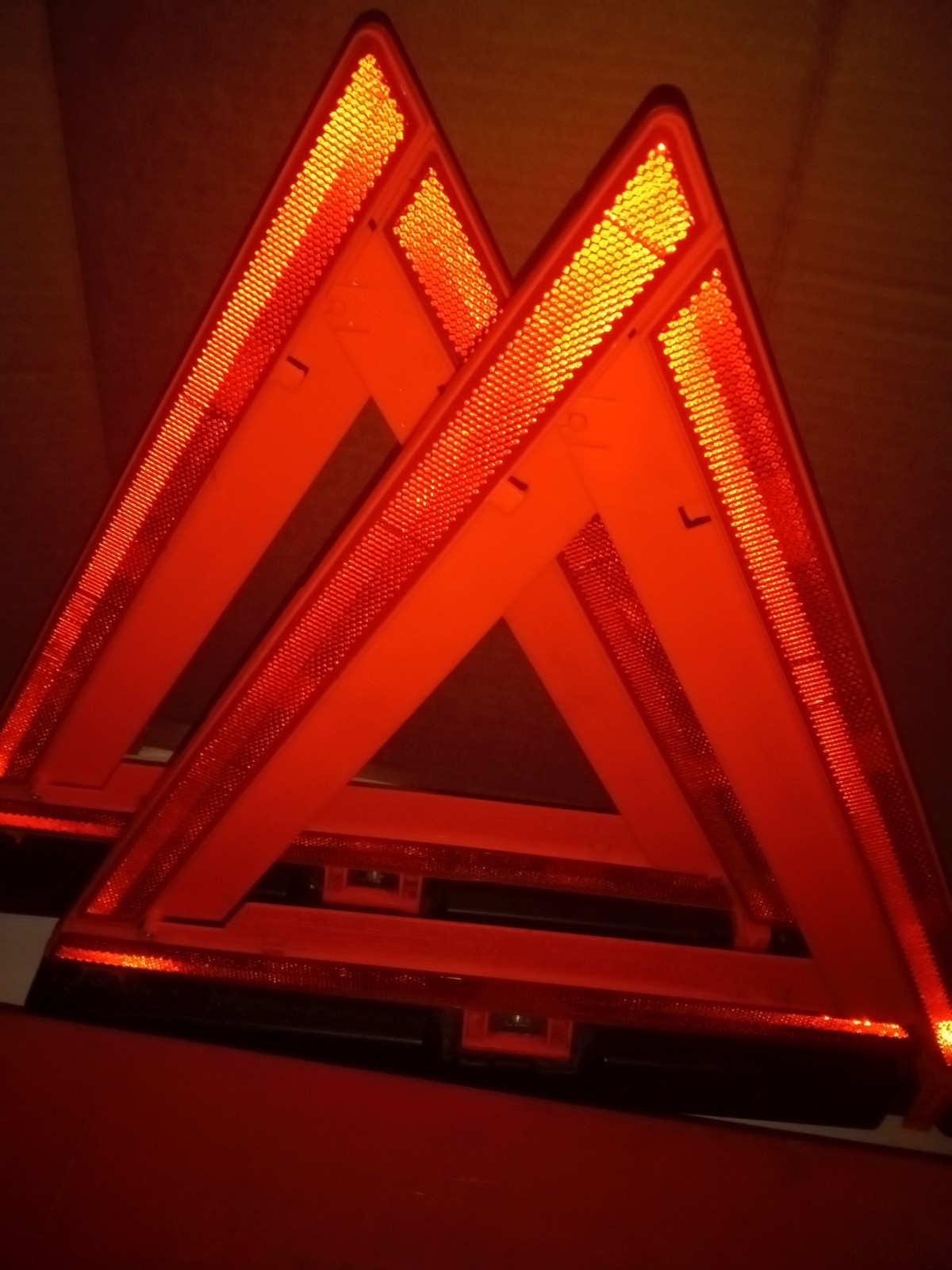 Fleetrite Trikit Heavy-duty Roadside Warning Triangle Flare Kit With Box