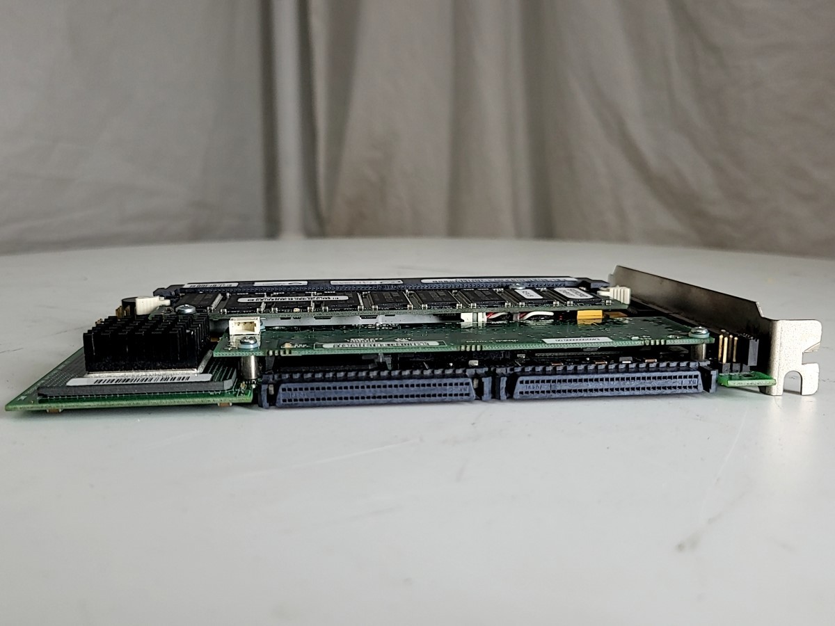 AMERICAN MEGATRENDS Series 493 P4930704 Raid Controller Card PCI-X 2*SCSI