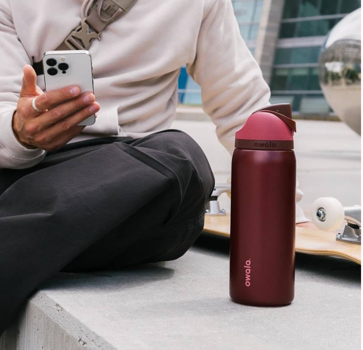 New Owala Freesip Insulated Stainless Steel Water Bottle - Black Cherry 24/32oz