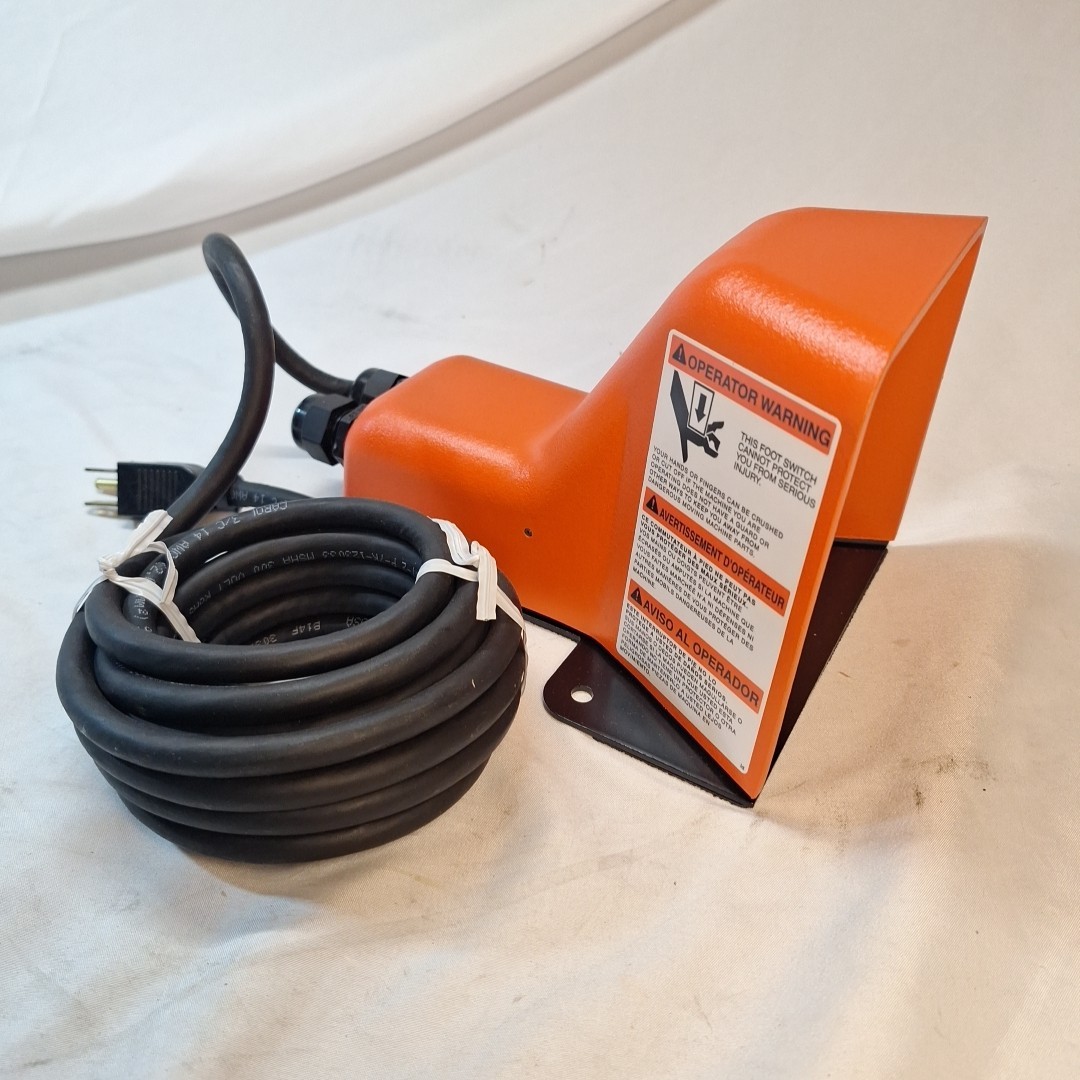 34DA24 WESTWARD Foot Switch: For 31XM65/31XM66/31XM67 Series Threaders