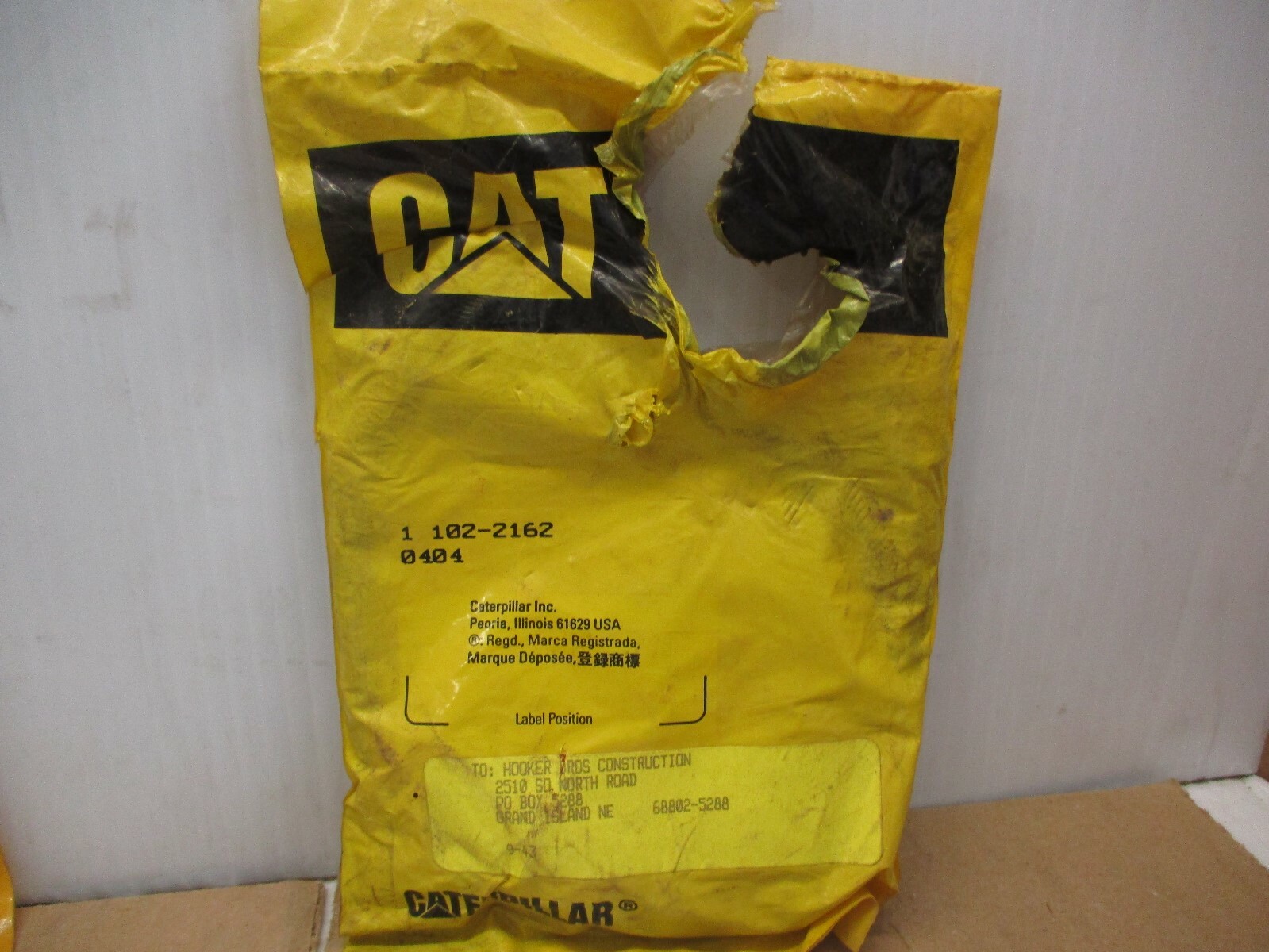 1022162  GENUINE CAT  PUSH BUTTON SWITCH    Caterpillar  102-2162