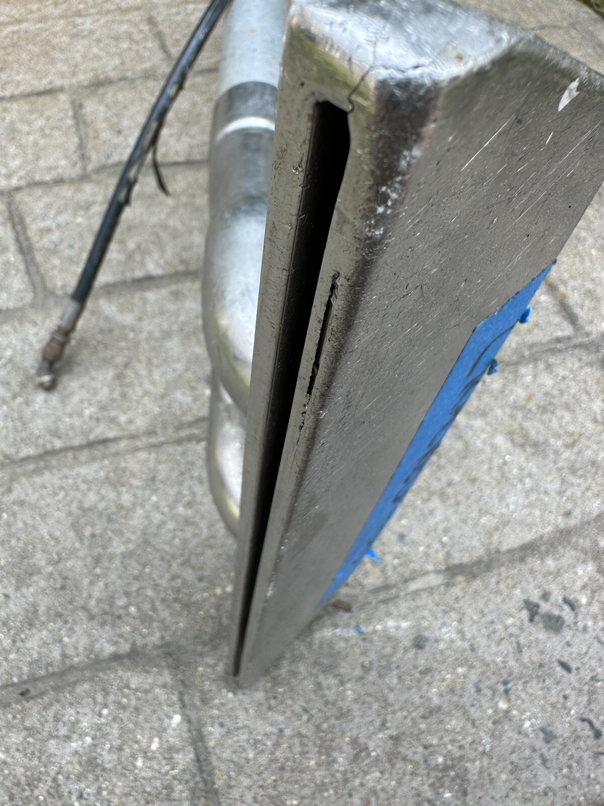 TILE, CARPET CLEANING, HARD SURFACE, & WATER RETRACTION WAND CRACKED HEAD