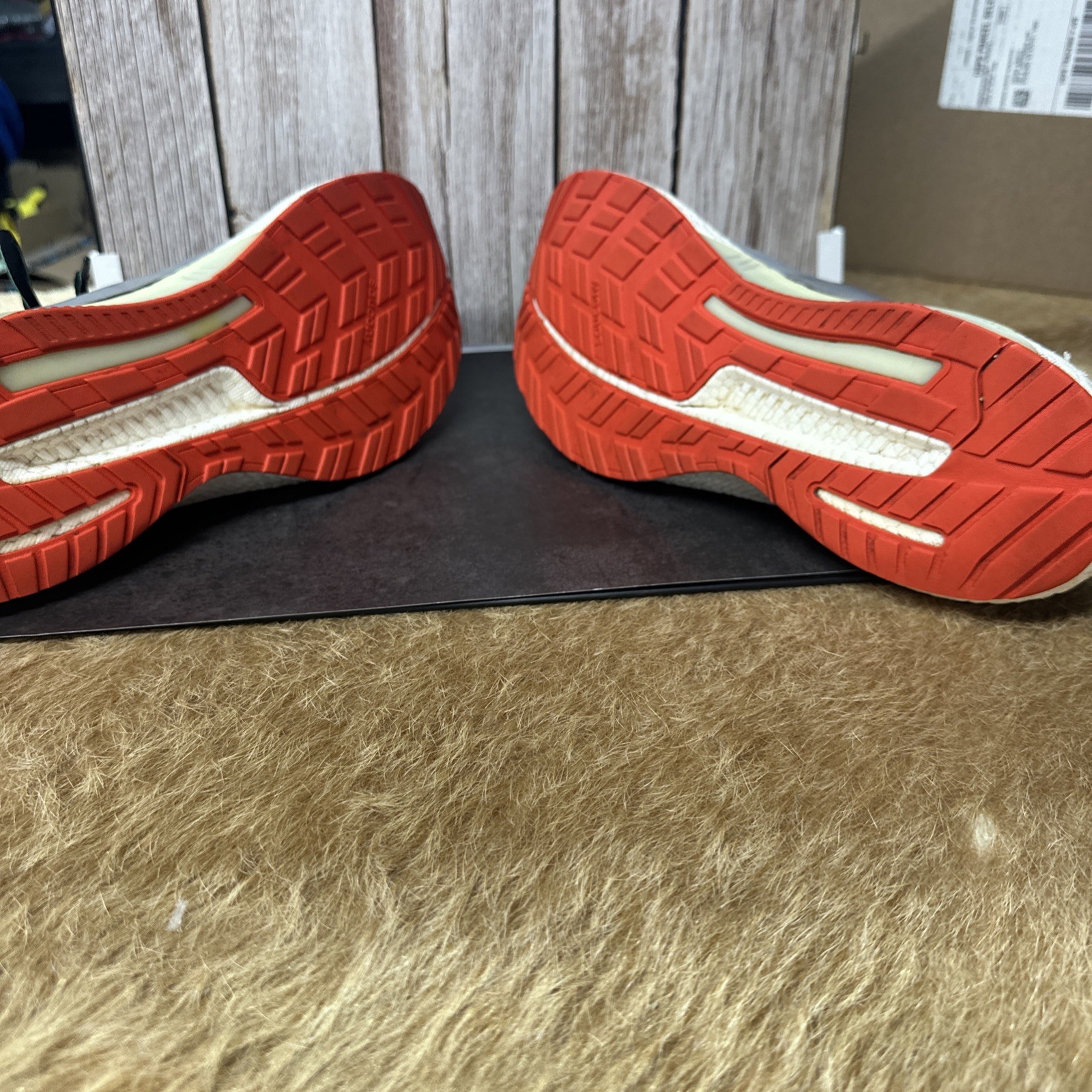 Mens Saucony Hurricane 23 Alloy/Scarlett Running Shoes Size 11.5