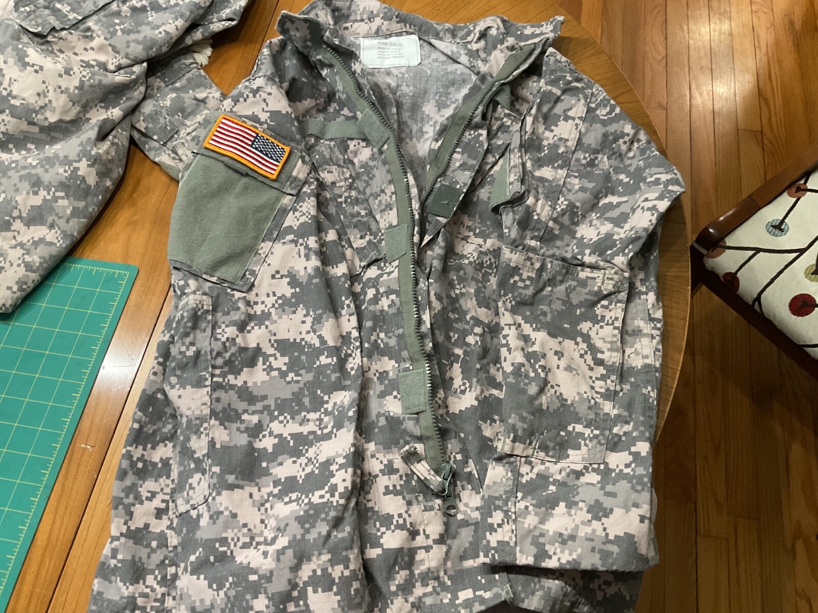 Army Combat Uniform ACU Coat Medium regular  Flame Resistant FR UCP Digital Camo