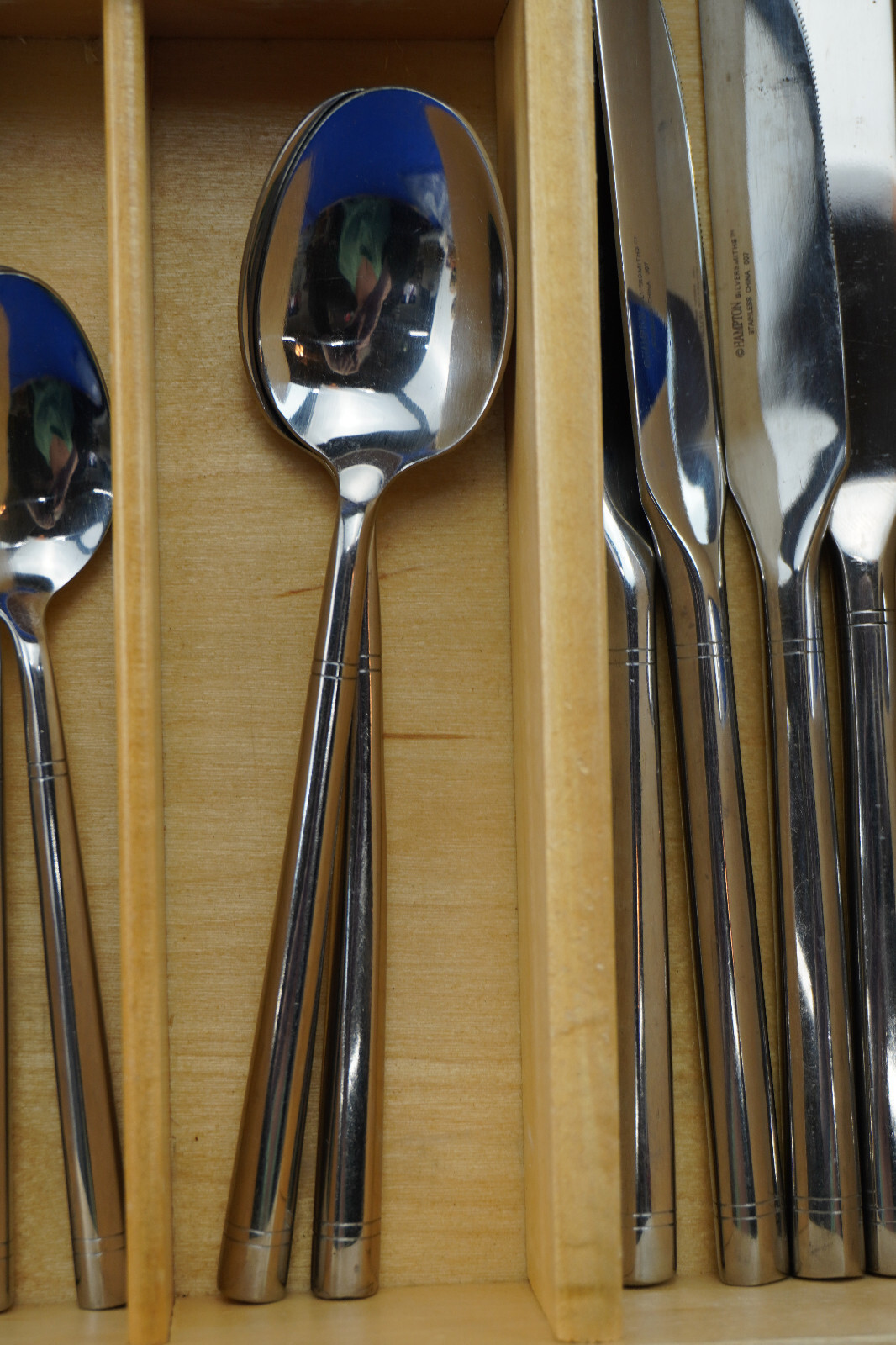 Hampton Ritz 17-Pieces Dinner Salad Forks Tea Table Spoons Knives