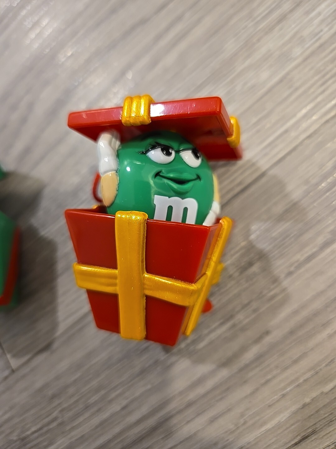 (2) WORKING M & M 's Red Green Pop Up Gift Box Present Christmas Tree Ornament
