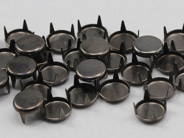 Size 30 Silver Antique Spot Nailhead 4 Prongs Non Rusting - 100 PCS