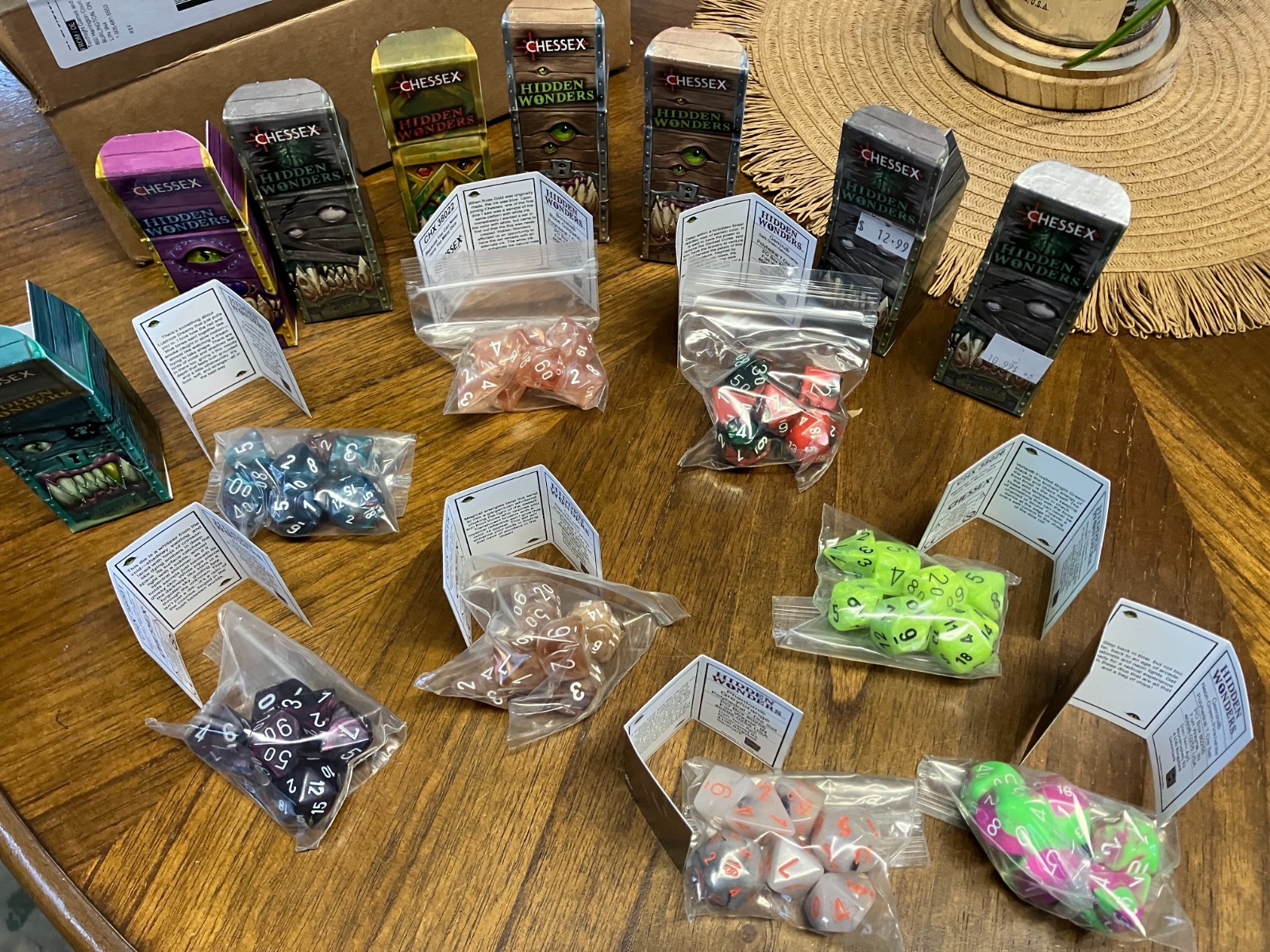Chessex Hidden Wonders dice set Lot of 8 - Uncommon and commons