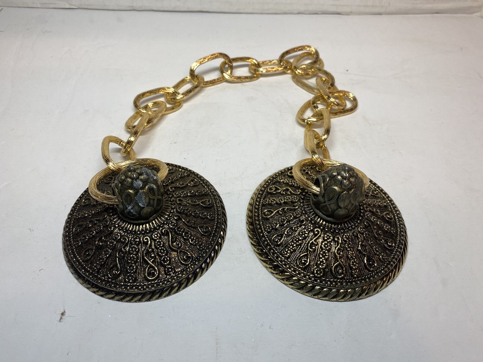 Vintage American Tack & Hardware Company Towel Chain