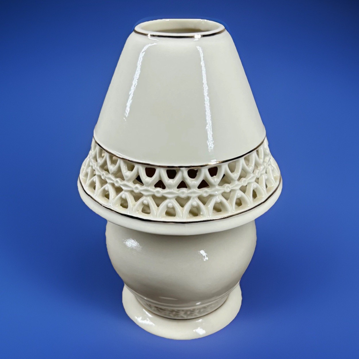 Ceramic AromaGlow Oil Lamp, Cream w/Gold Trim, ~8” Decorative Piece