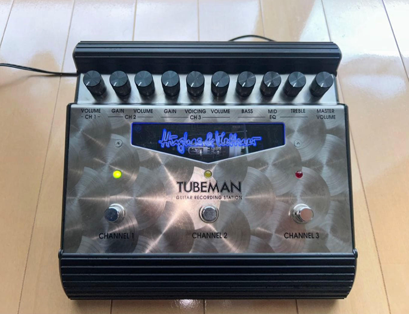 HUGHES & KETTNER TUBEMAN Guitar Effect Pedal Tested