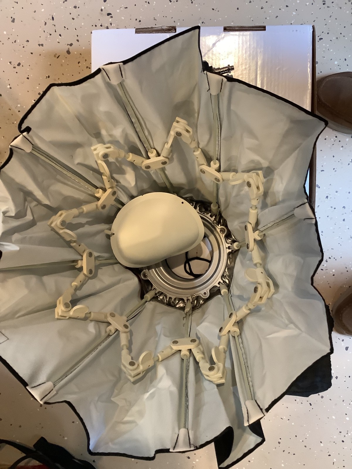Phottix Folding Dish 28” White