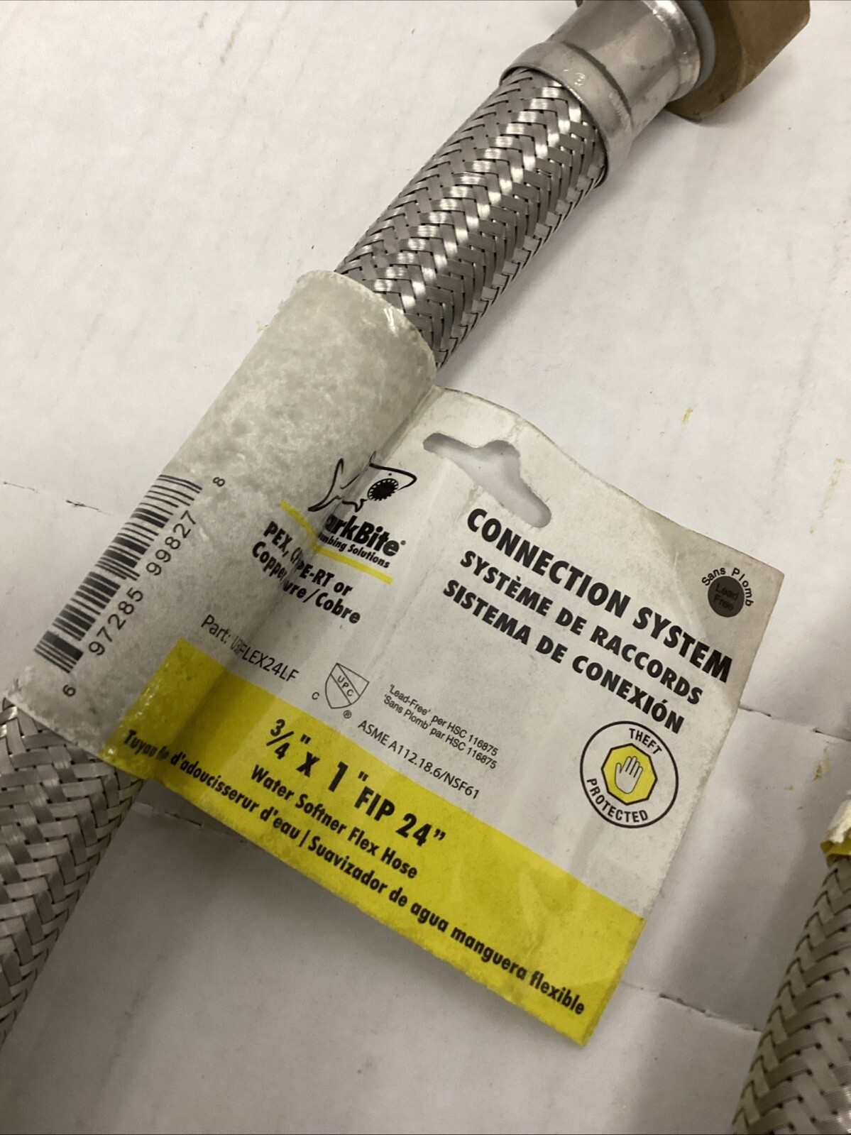 SharkBite Connection 3/4" x 1" Fip 24" Water Softener Flex Hose U3086FLEX24LF