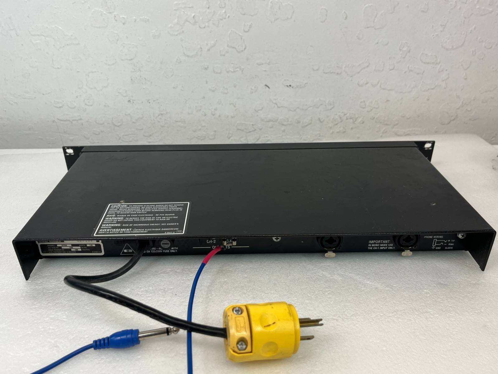 Crown D-75A Professional Stereo Power Amplifier 1U Rack Mount