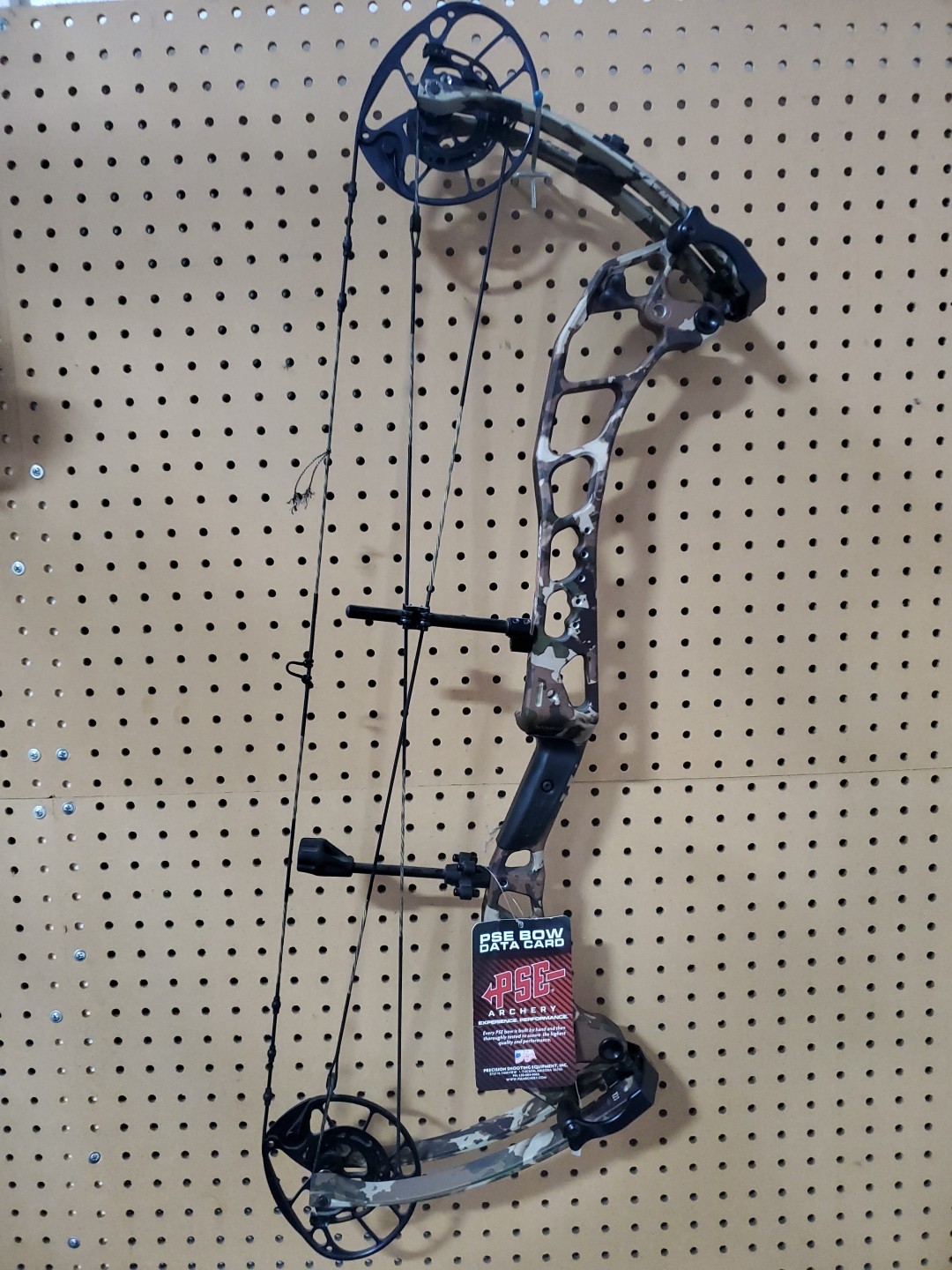 Pse Evo NXT 31 RH 70 25 to 30.5 Camo Compound Bow Right Hand