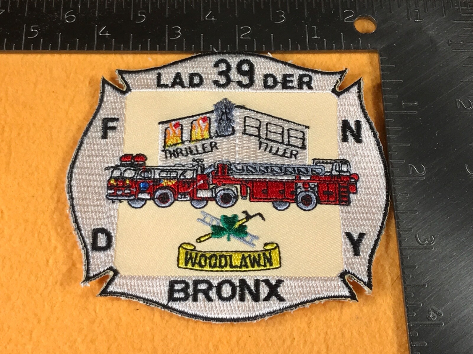 I1-100 NEW YORK FIRE DEPARTMENT PATCH - LADDER 39 WOODLAWN - THRILLER TILLER