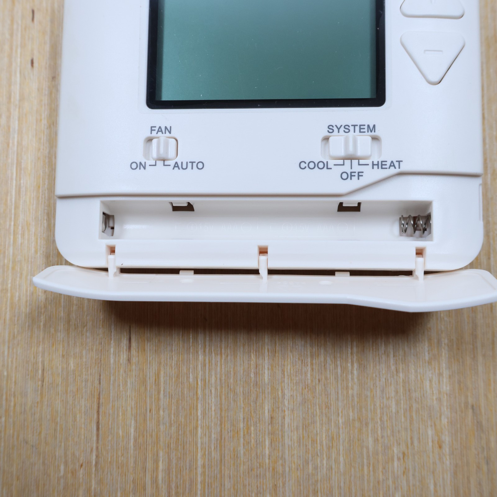 ELECTECK Non-Programmable Digital Thermostat for Home - New - No Box