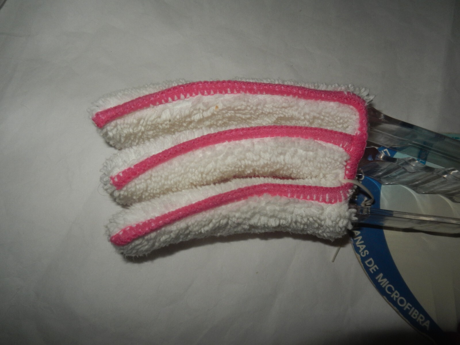 Fuzzy Wuzzy Microfiber Pink/White Blind Duster/Cleaner 8.5" NEW
