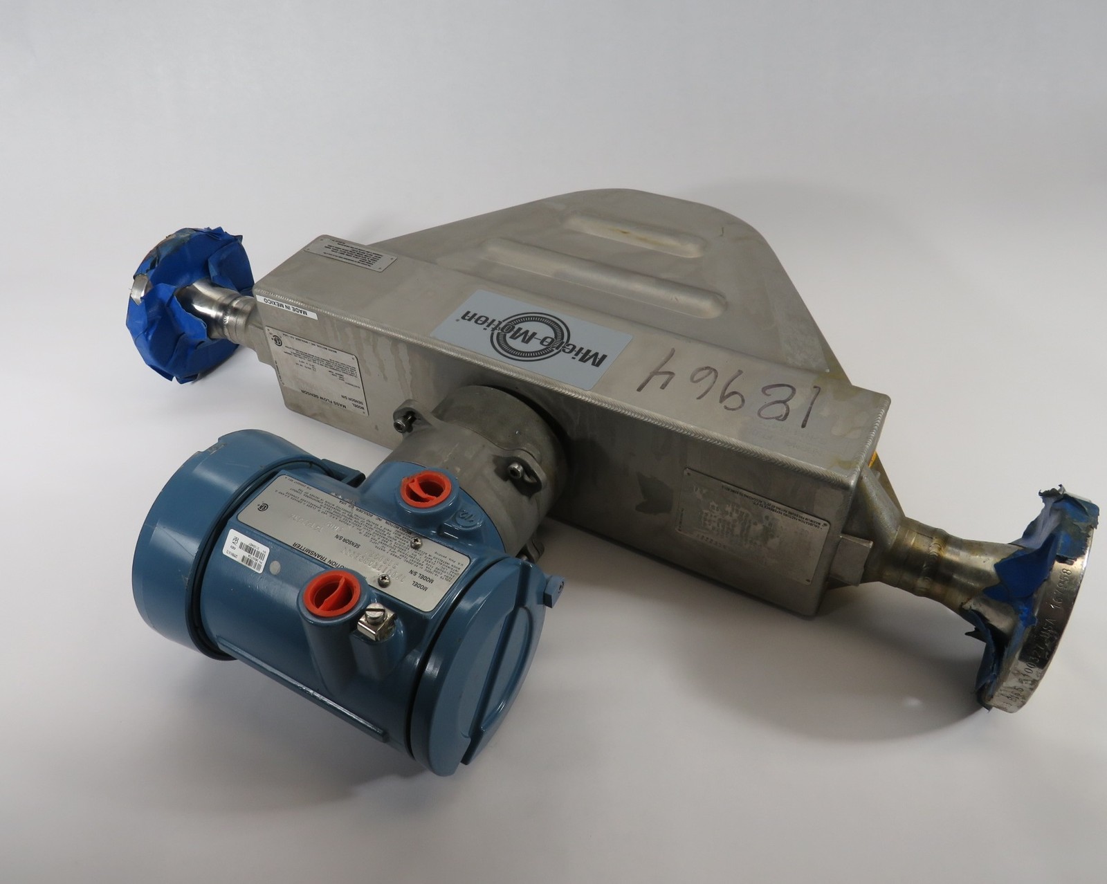 Micro Motion R100S128NCACEZZZZ Mass Flow Sensor 17.3V 160mA 1" SHELF WEAR NOP