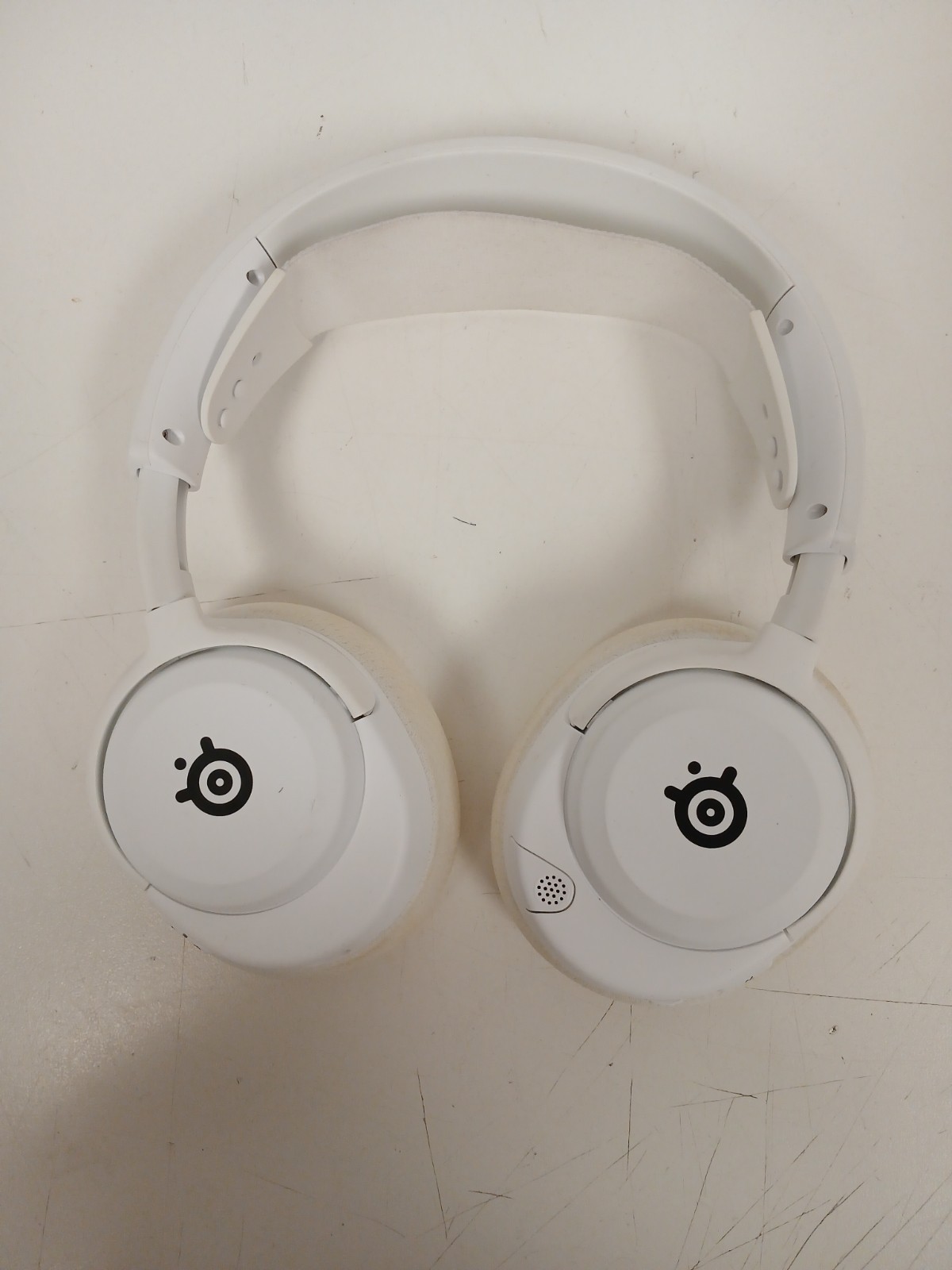 Arctis Nova 5 Wireless Gaming Headset, White *READ* - NO BOX
