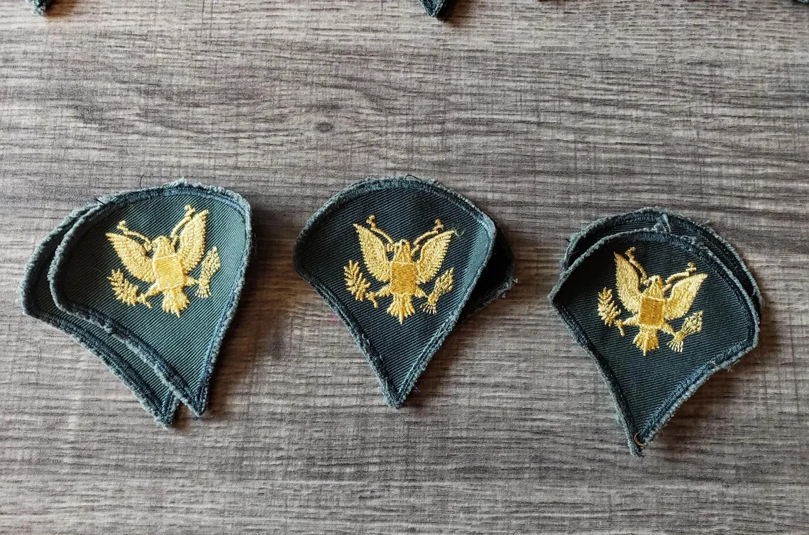 Spec-4 E4 Patches (1 Pair) Cut Edge, full color chevrons, Vietnam Issue