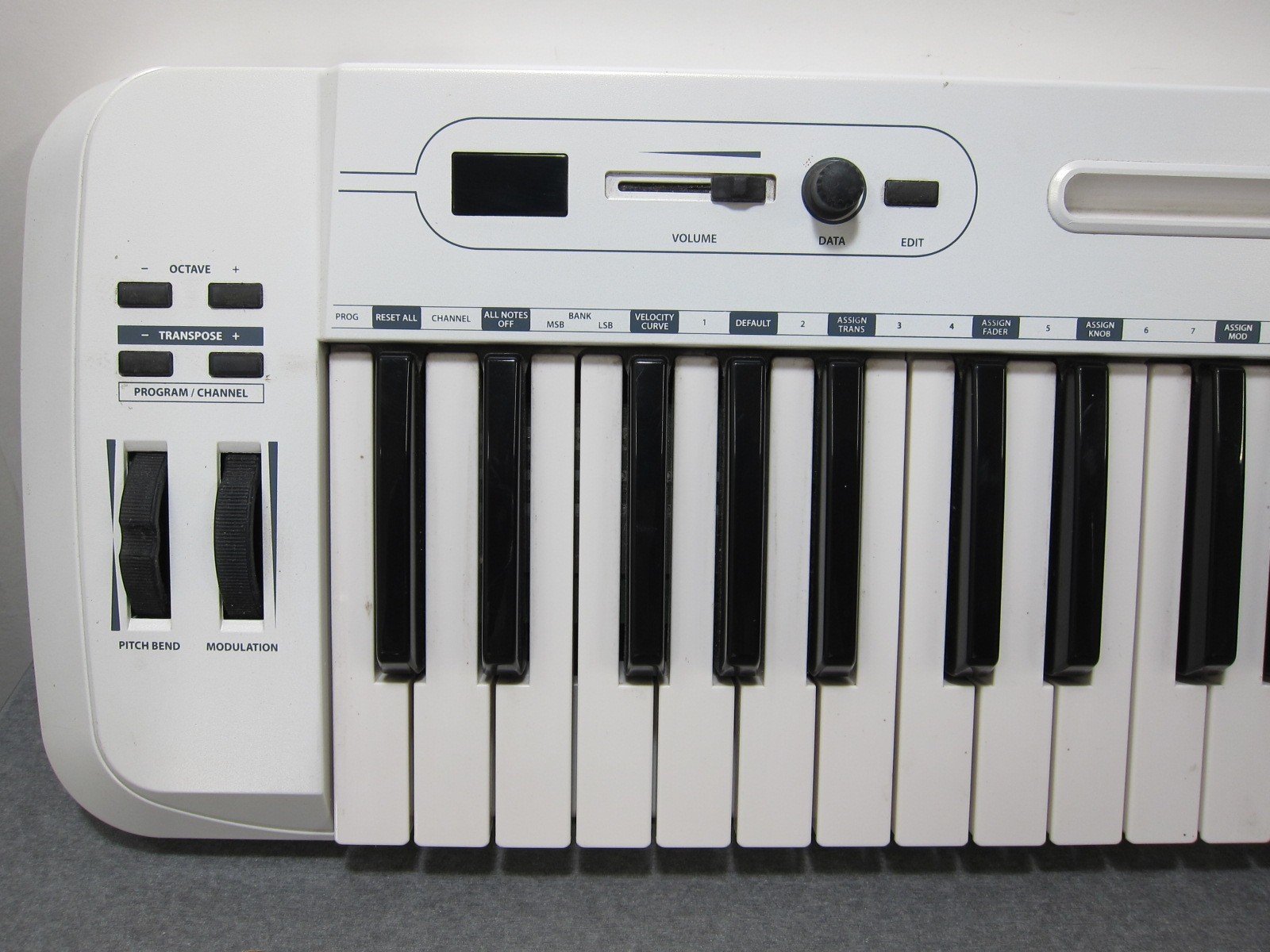 Samson Carbon 49 USB Midi Controller Keyboard - TESTED