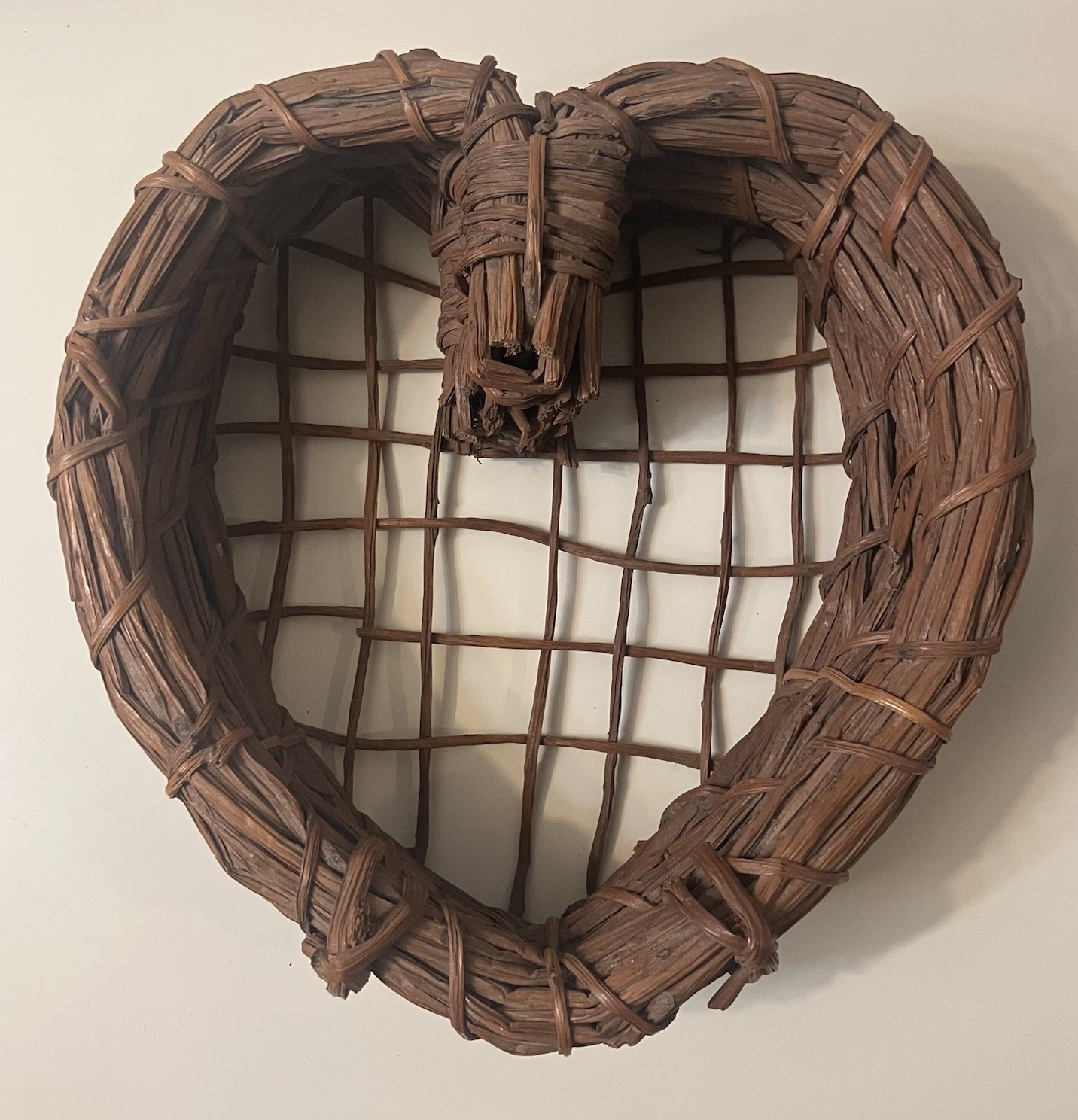 Rustic Heart Grapevine Wall Basket 10” Farmhouse Decor