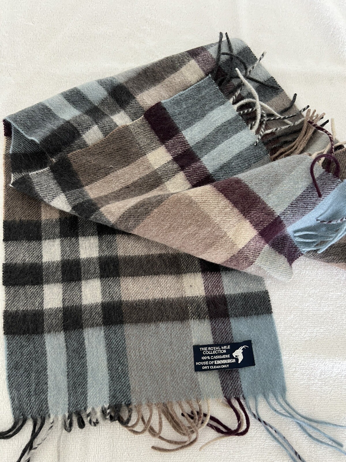 House of Edinburgh, 100% Cashmere Tassel Plaid Scarf, Never Worn, 10 X 67 inch