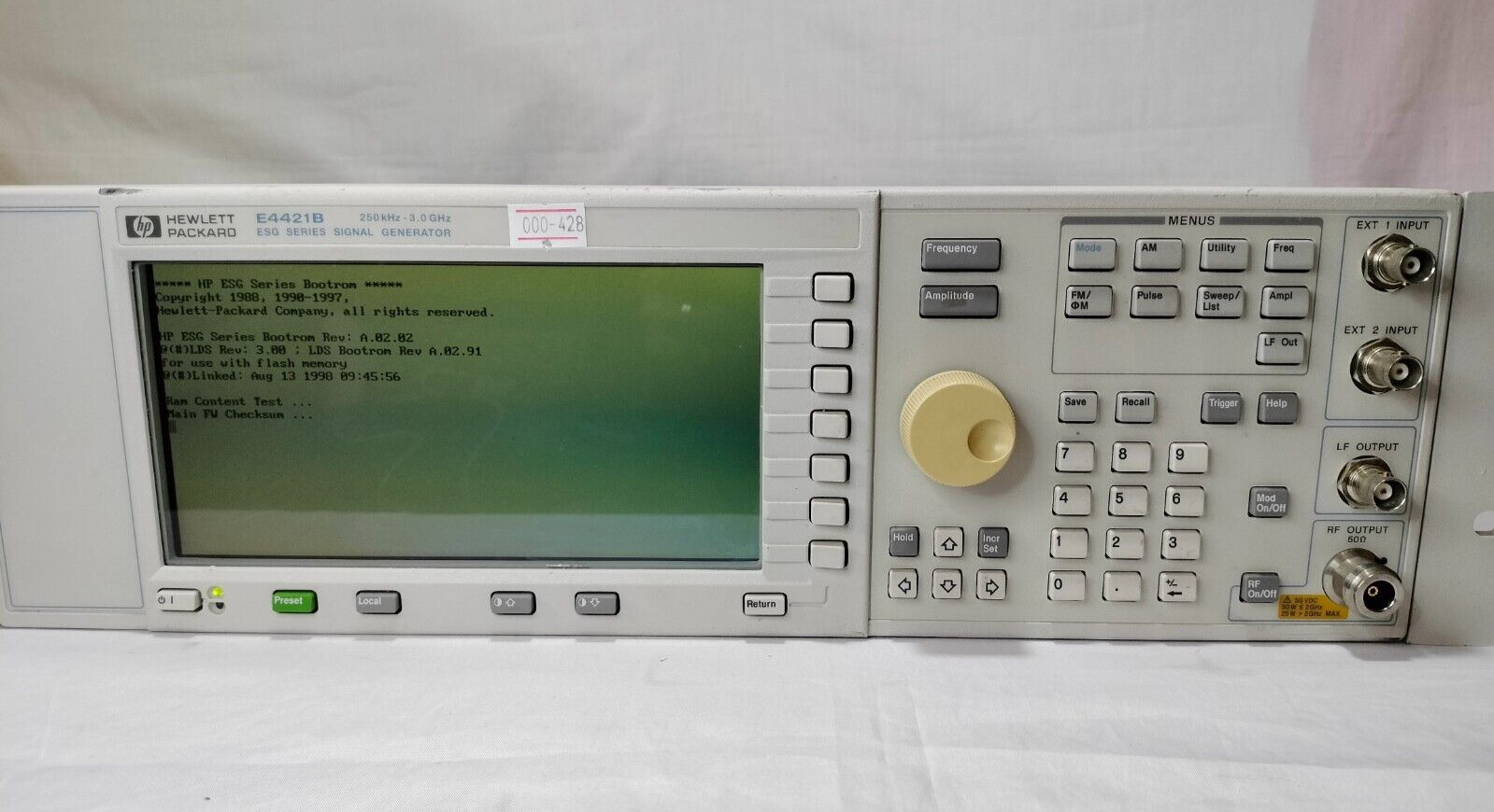 HP Agilent E4421B ESG Series Signal Generator 250Khz-3.0 GHz S/N:GB39270628