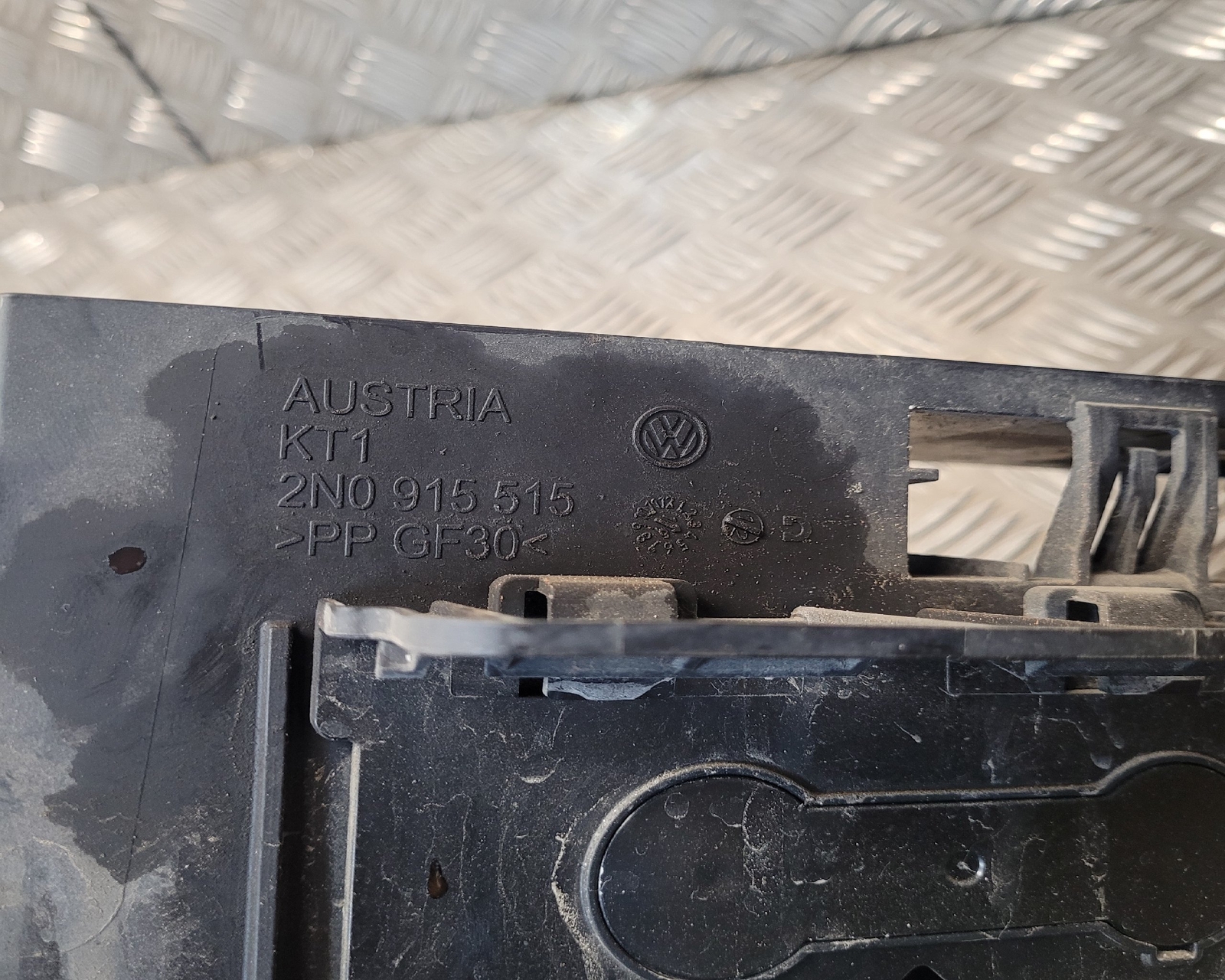 Volkswagen Crafter 2017-2019 Battery Tray