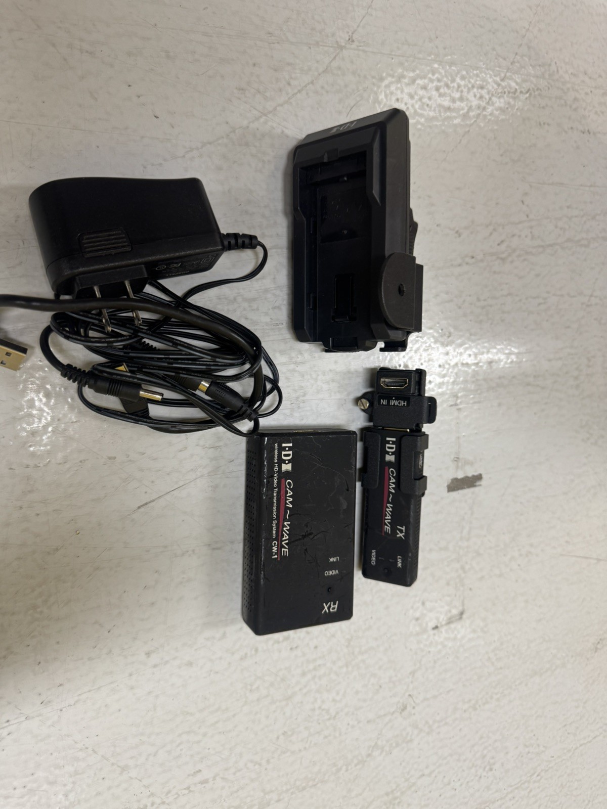 IDX Camwave Cam Wave CW-1 HDMI Wireless Video System Has not been tested