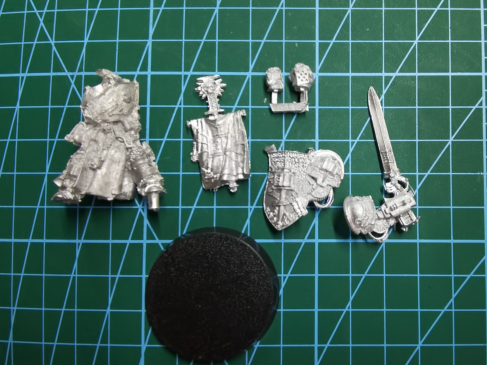 Uncolored model Lord Kaldor Draigo（metal） WOW
