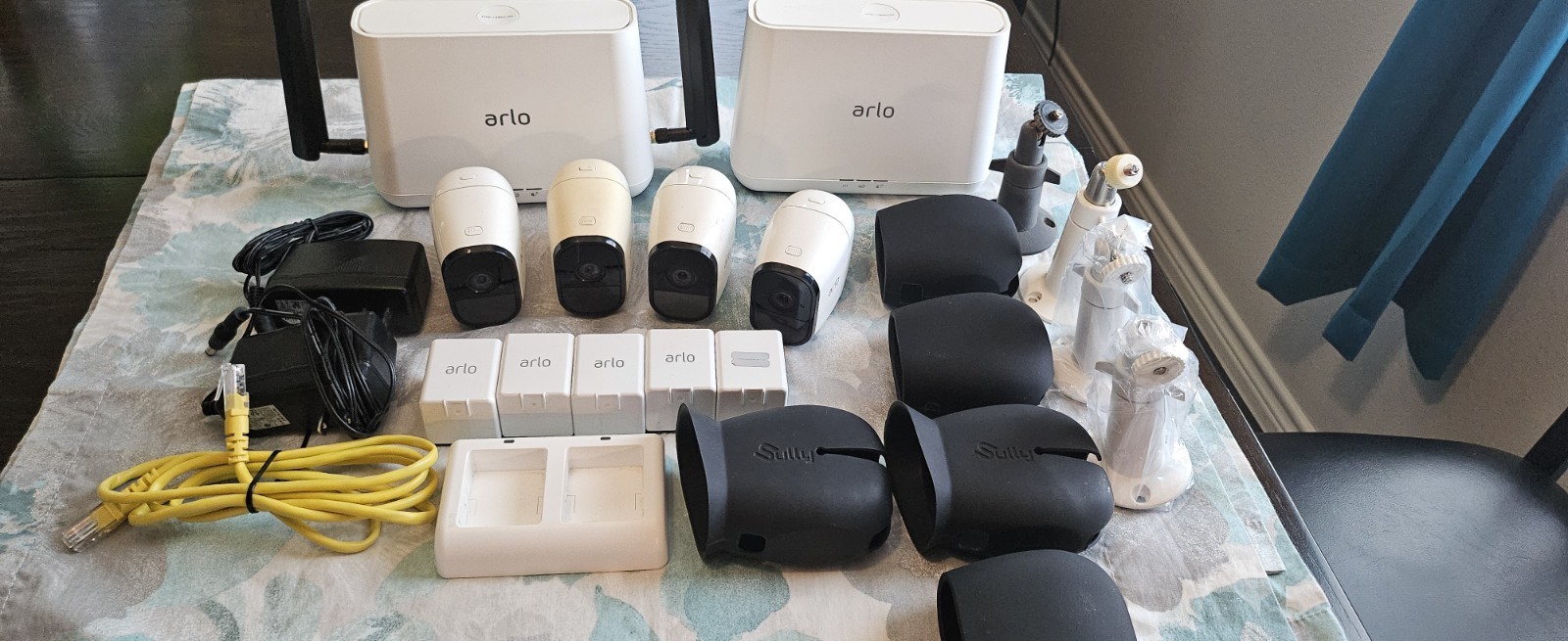 WIRELESS Arlo Pro Security Camera Kit