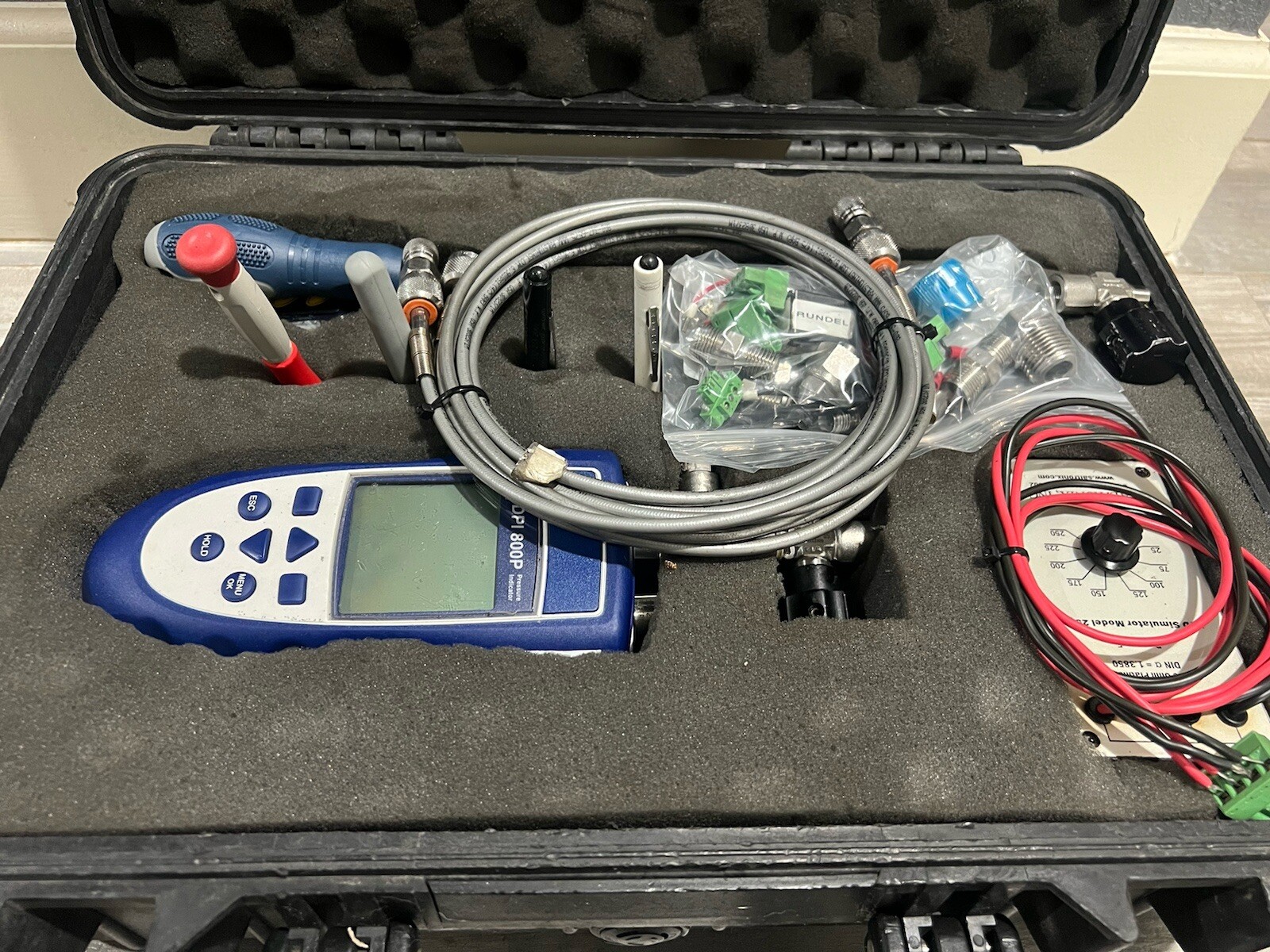 GE DRUCK DPI 800p KIT THERMOMETER/RTD Simulator Model 250/test hoses/fittings