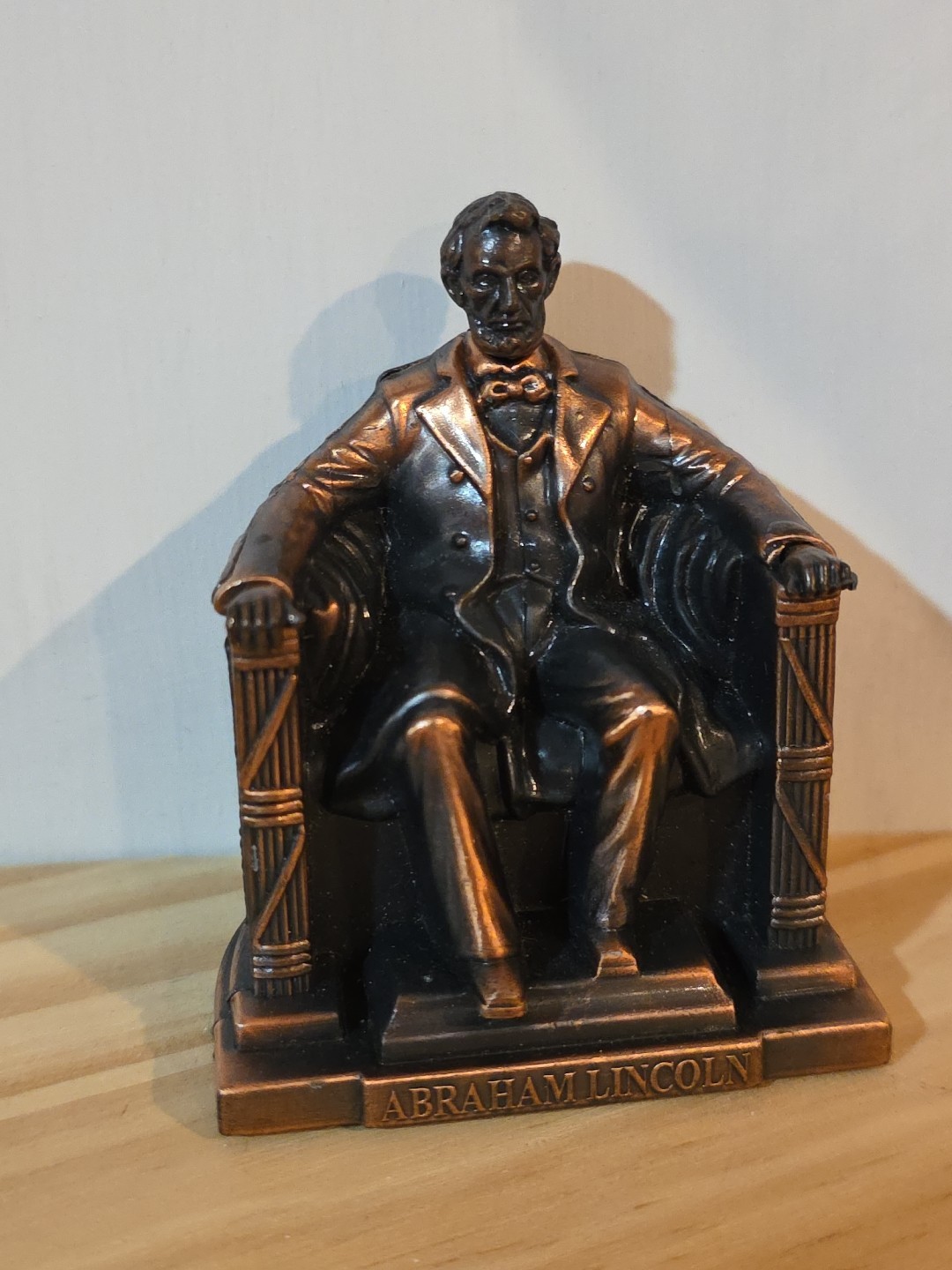ABE LINCOLN ON CHAIR BRONZE DIE CAST METAL COLLECTIBLE PENCIL SHARPENER