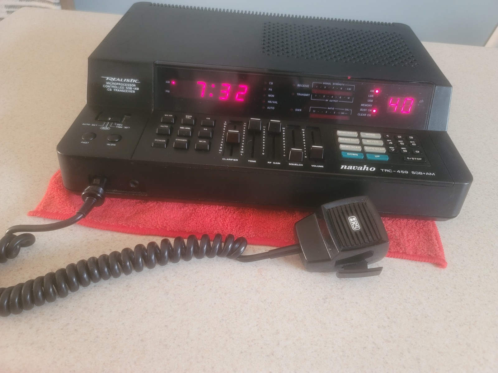 CB BASE  RADIO  REALISTIC  NAVAHO  TRC 459 40CH AM SSB CLOCK