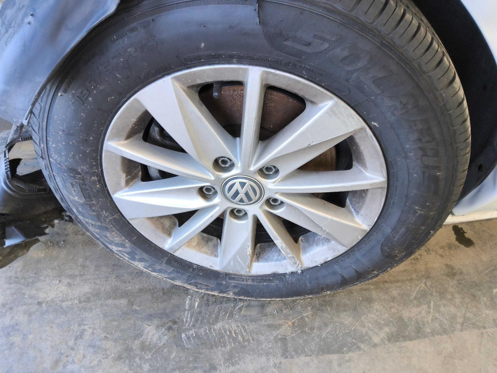 Used Battery Tray fits: 2015 Volkswagen Golf Grade A