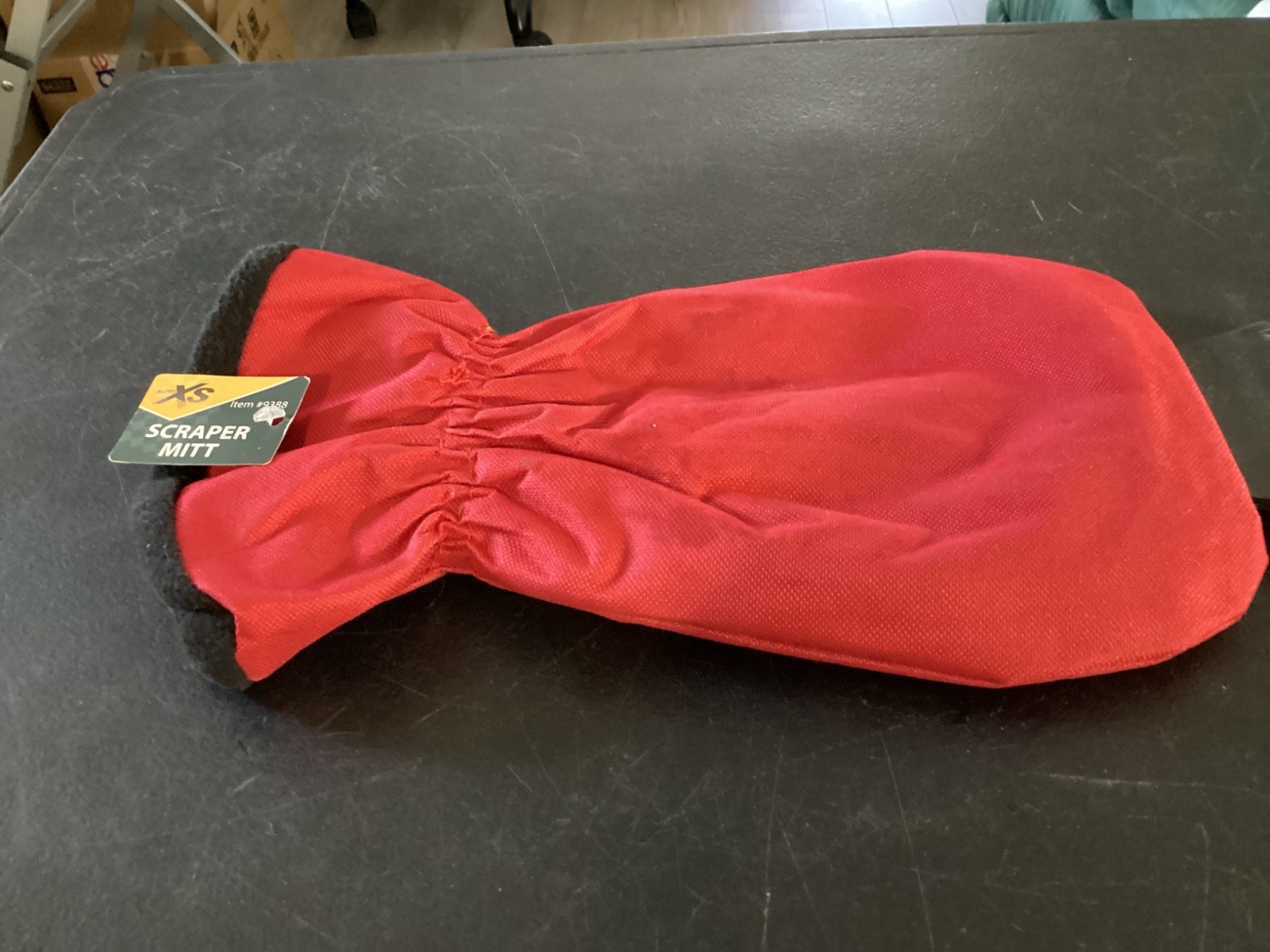 Red Auto XS Ice Scraper Mitt #9388