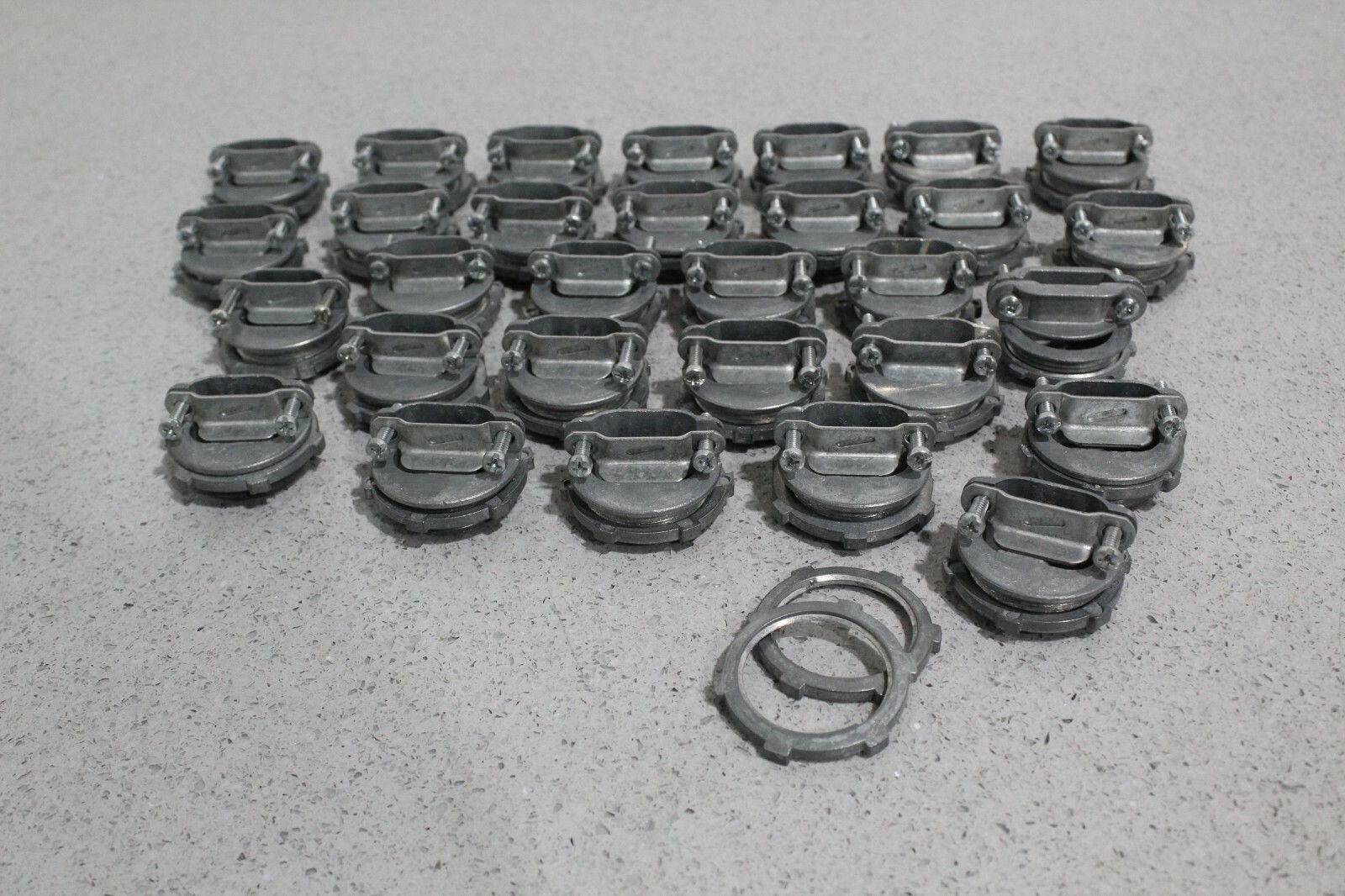 Lot of 30 1-1/2" Box Connectors Great Condition Free Shipping