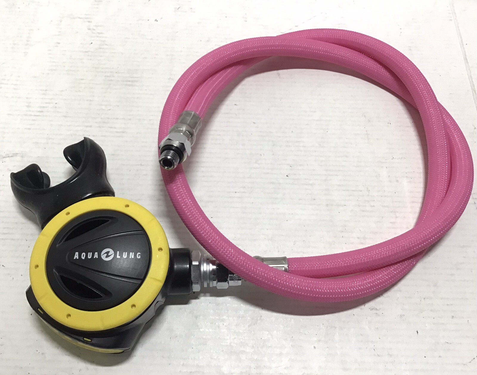 Aqua Lung ABS Low-Profile Scuba Diving Second Stage/Octopus - Pink Braided Hose