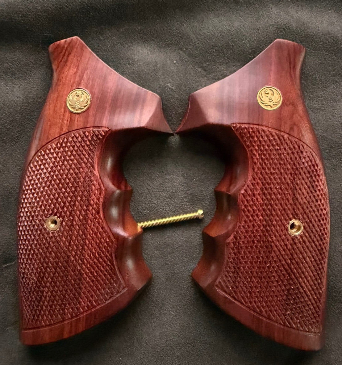 Ruger Redhawk grips Revolver.44 Rem Mag,.45 Colt,.357 Mag,M 5041-5060 New, Wood
