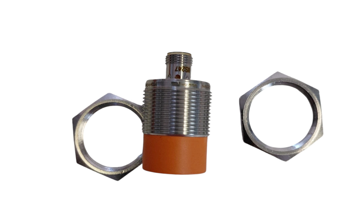 IFM IIS247 Inductive Proximity Sensor M30 10-30V DC Flush Mount 3-Pin IO-Link