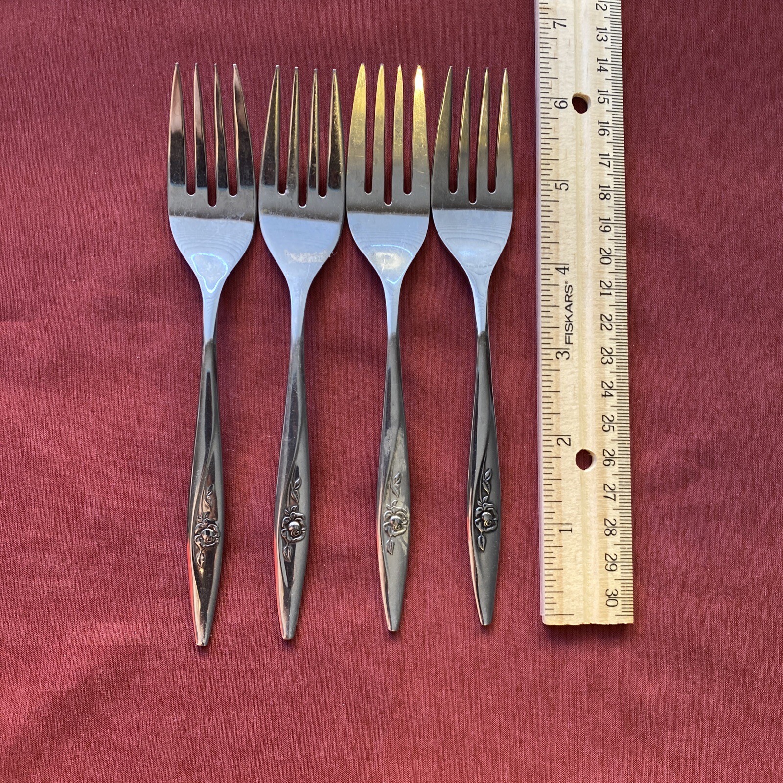 4 Salad Forks Oneidacraft Deluxe Lasting Rose Oneida Stainless Steel NICE!