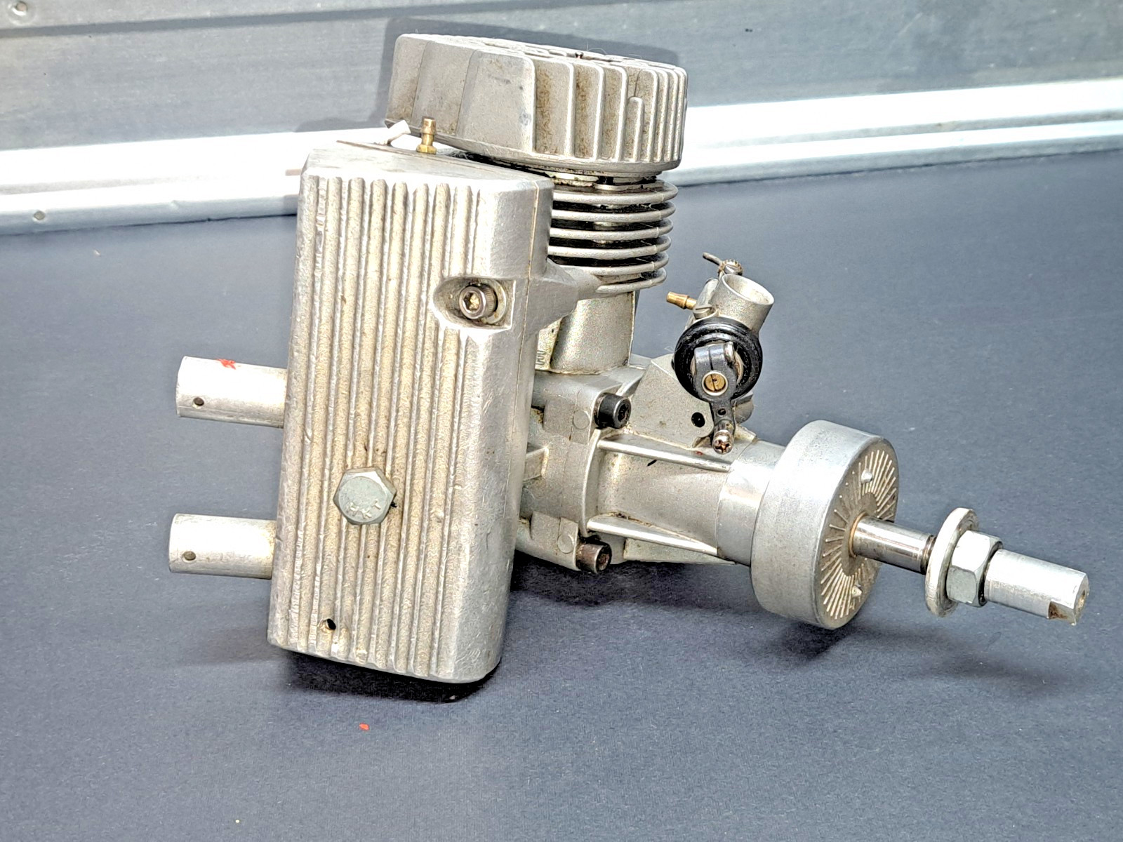 Super Tigre S2000 R/C Glow Engine