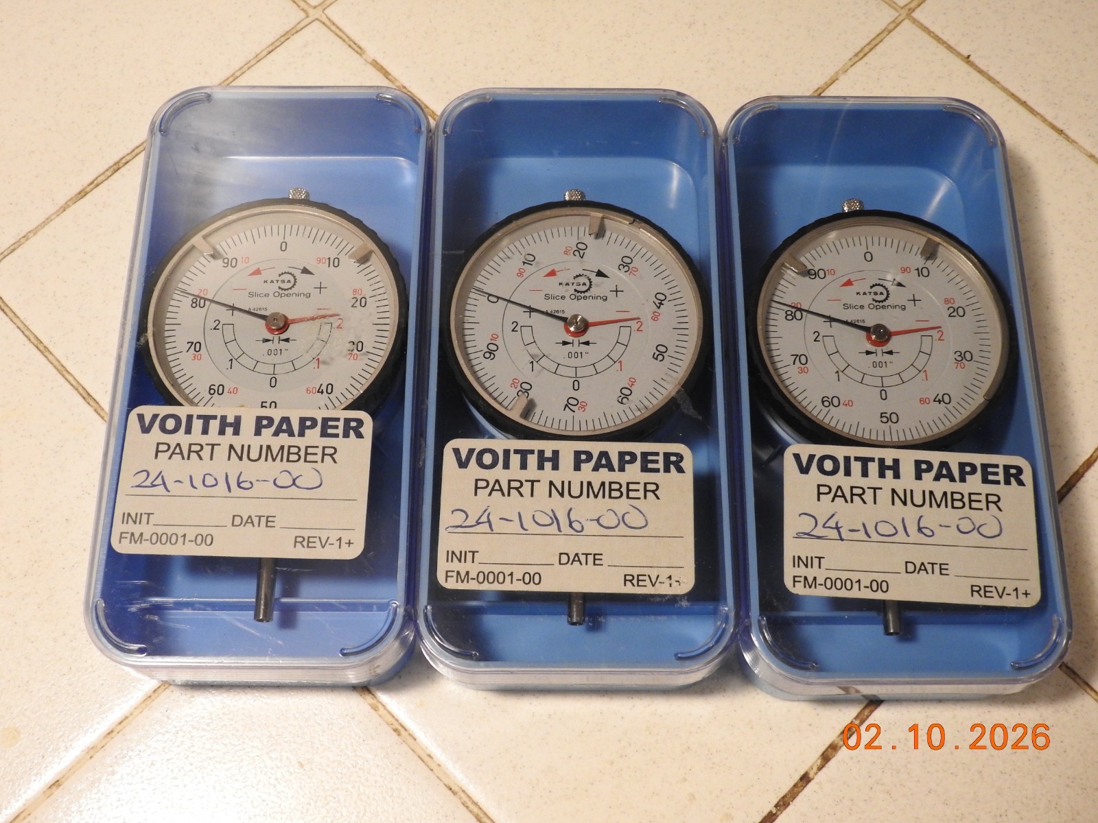 Dial indicator 0.001" increments. (Total range is 0.400") VOITH PAPER HEADBOX