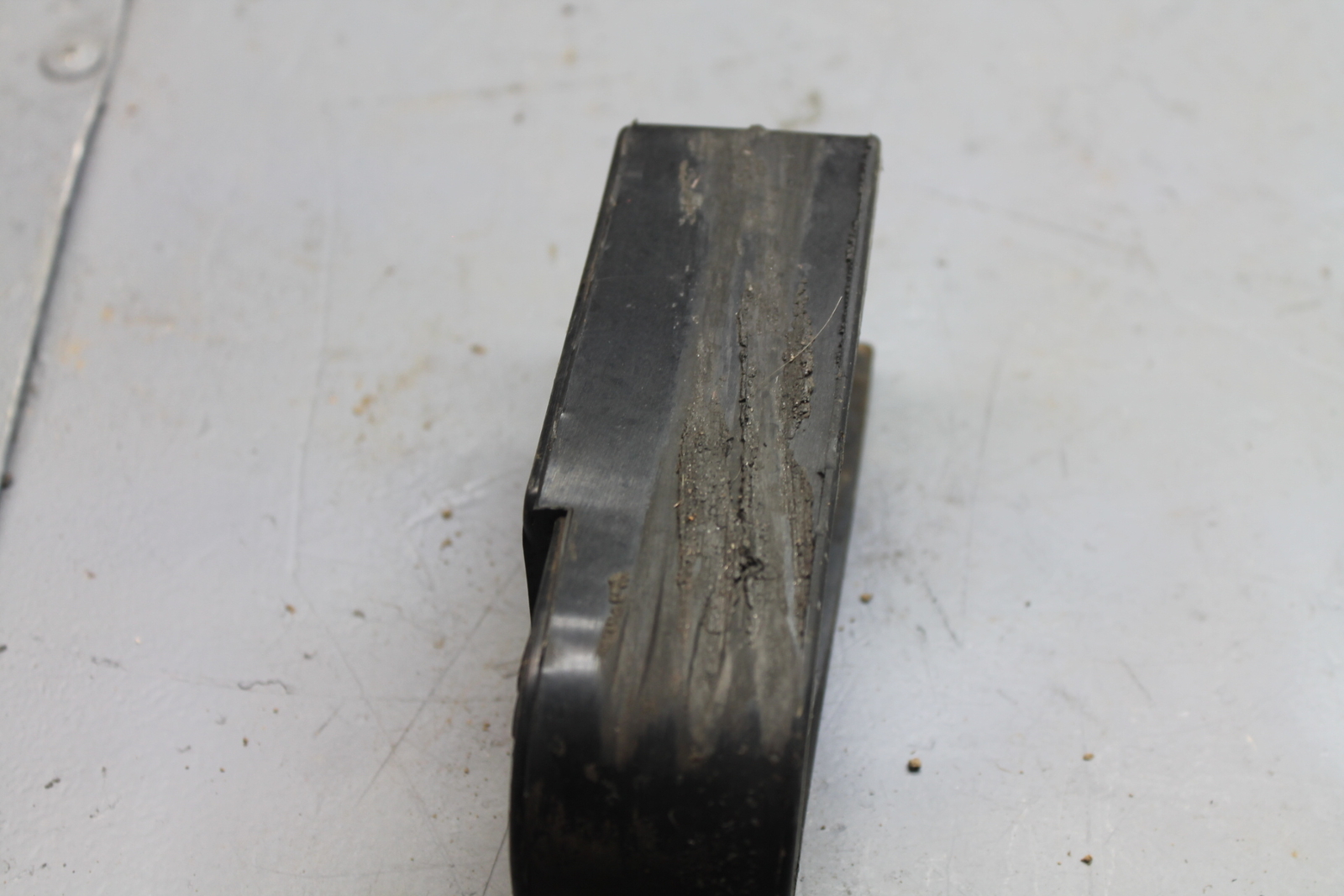 1982 SUZUKI GS300L CHAIN GUIDE