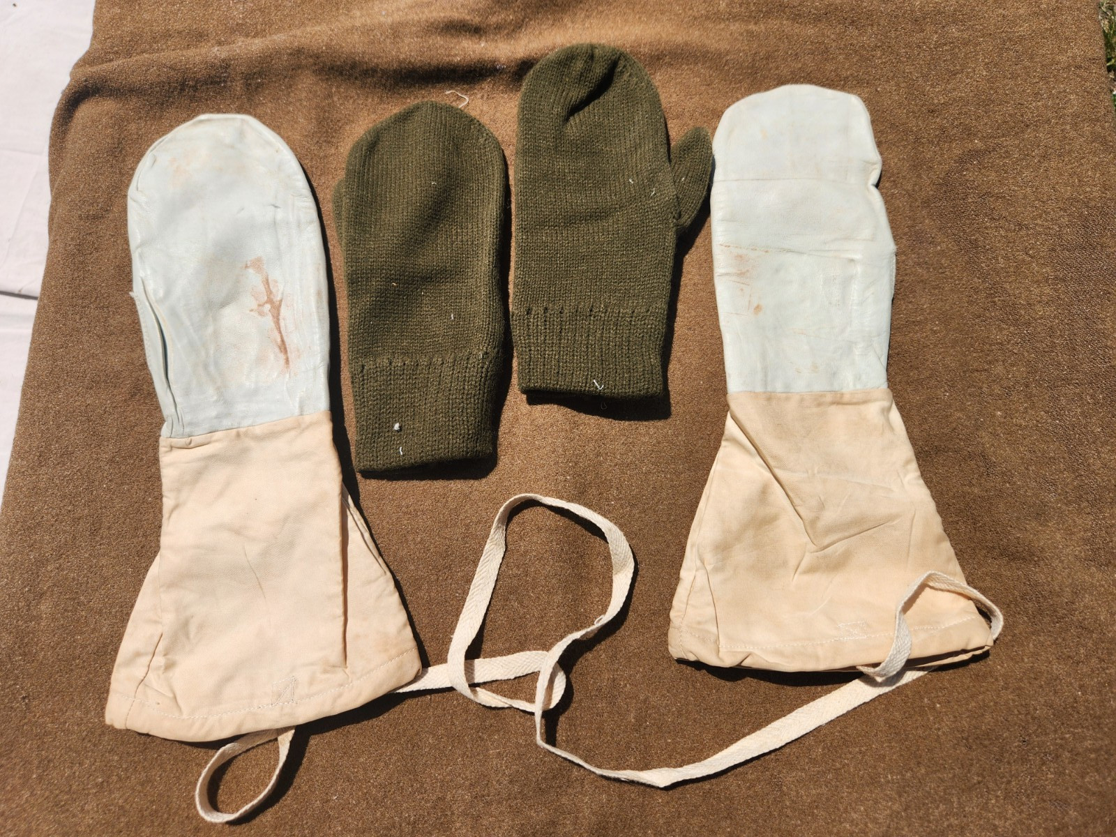 Original 1943 WWII British Royal Navy White leather cotton Anti Flash Mittens