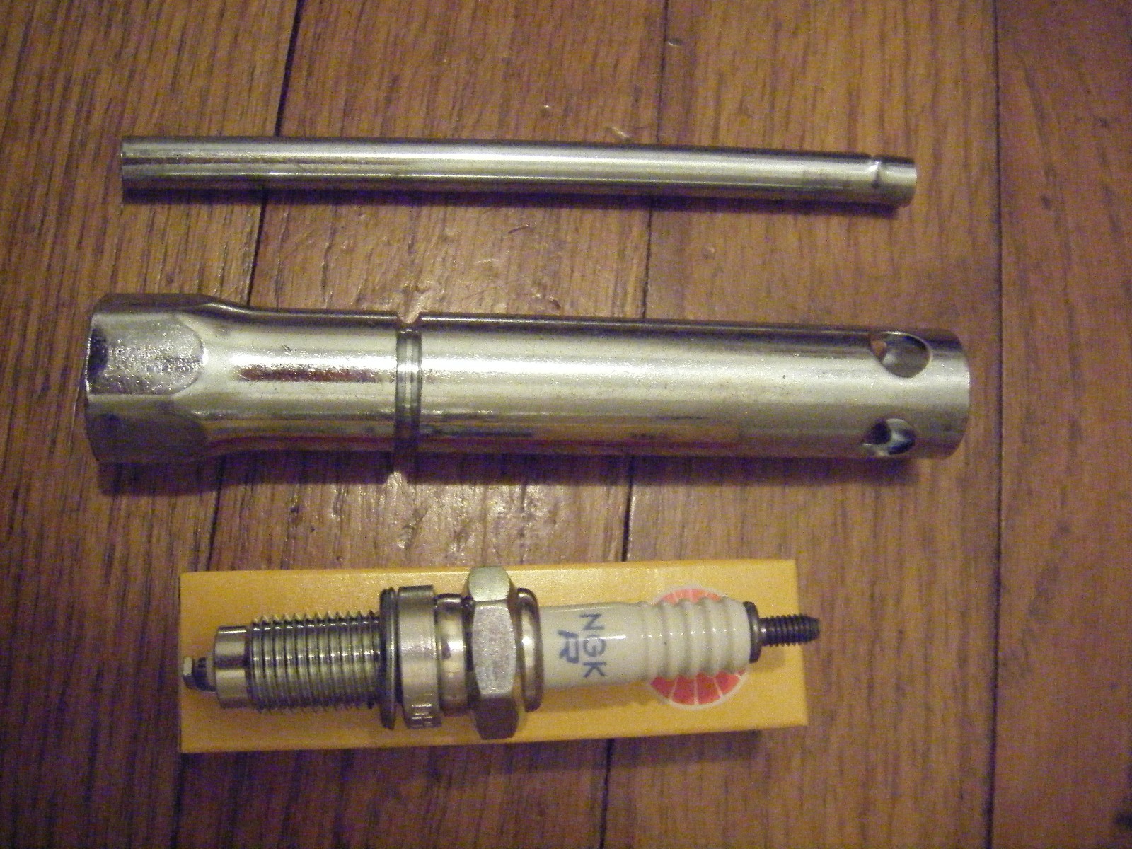 Honda 400ex spark plug wrench with NGK dpr8z spark plug wrench and plug new
