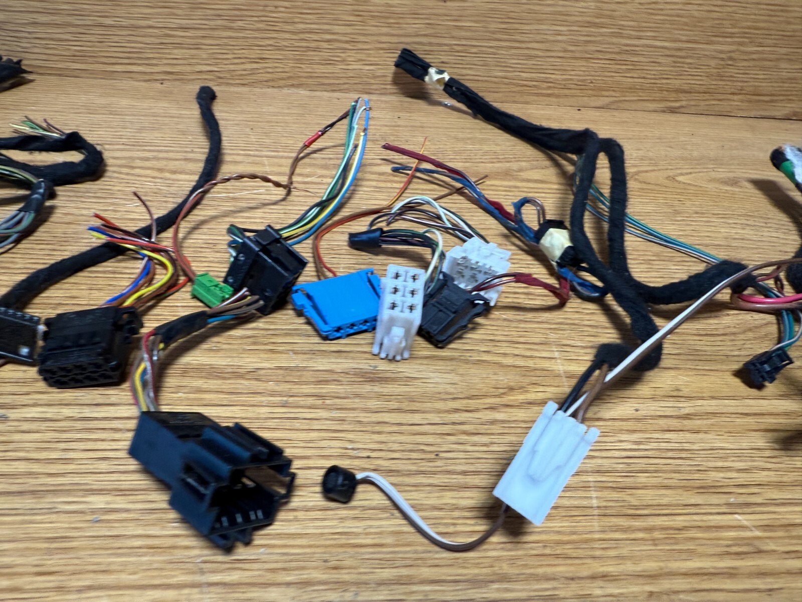 Mercedes-Bens Wiring From 2003 E320 W211 Bag 4 Wiring