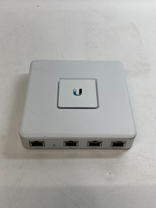 Ubiquiti Networks UniFi Security Gateway 1000Mbps Gigabit (USG) White- No AC
